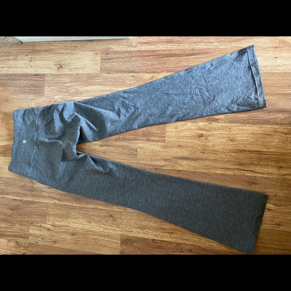 Size 4 Sold out online Lululemon!!!! Flare Groove pants